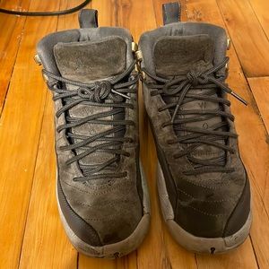 Air Jordan 12 wolf grey